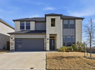 10545 Landry Bluff Ln, Fort Worth, TX 76126