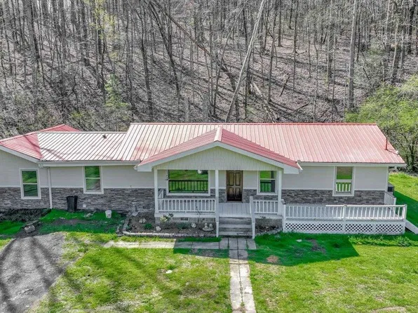 1033 Garretts Chapel Rd, Chickamauga, GA 30707