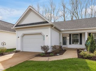 6960 Cottage Cir, North Ridgeville, OH