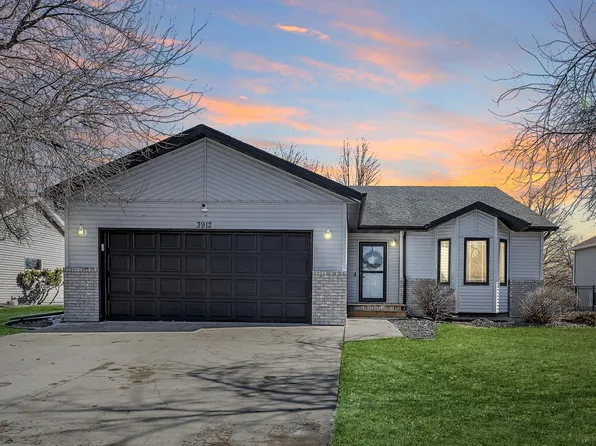 3912 7th St S, Moorhead, MN 56560