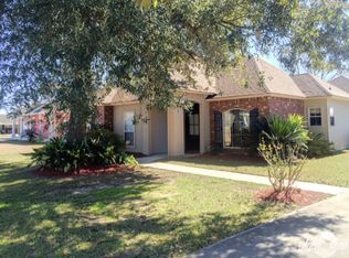 38361 Oakleigh Ln, Prairieville, LA 70769