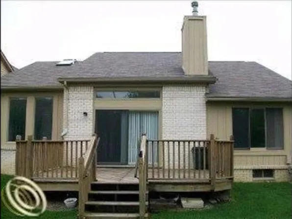 7355 Sherwood Creek Ct #1, West Bloomfield, MI 48322