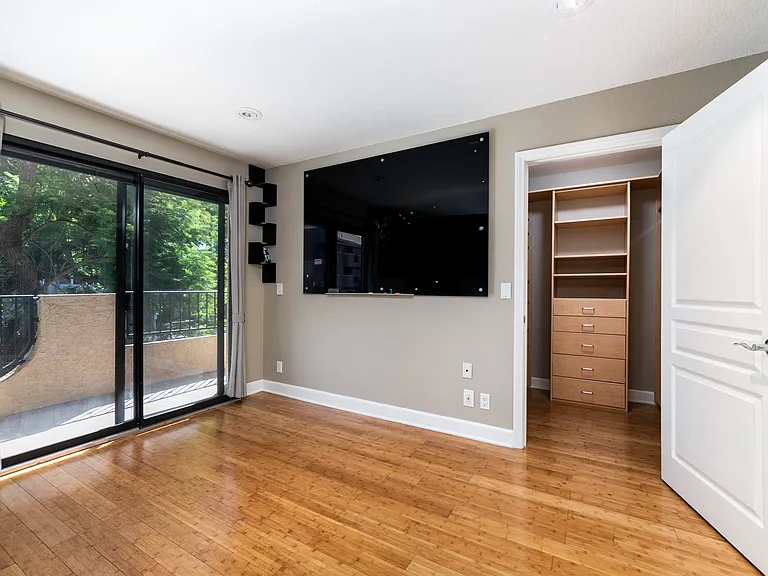 1633 S Bentley Ave #102 — Photo 11