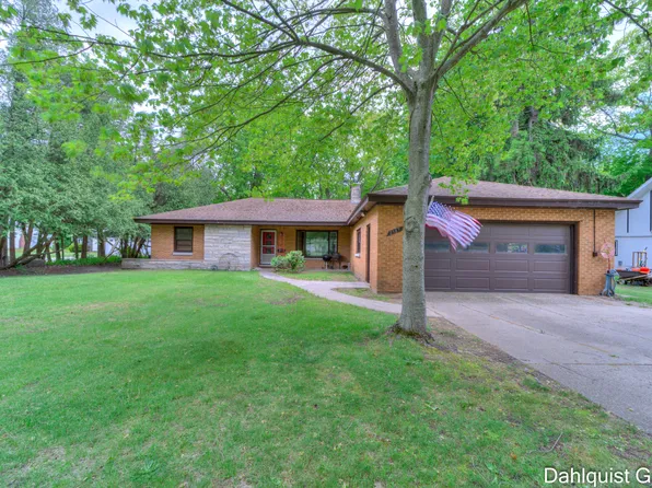2587 Pennsylvania Ave, Muskegon, MI 49445