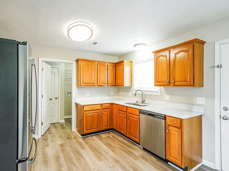 802 Stewart Valley Dr — Photo 8