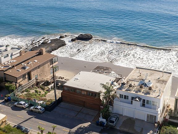2nd image of 25266 Malibu Rd