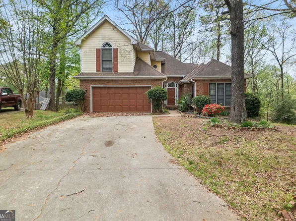 1491 Crooked Tree Ln, Stone Mountain, GA 30088