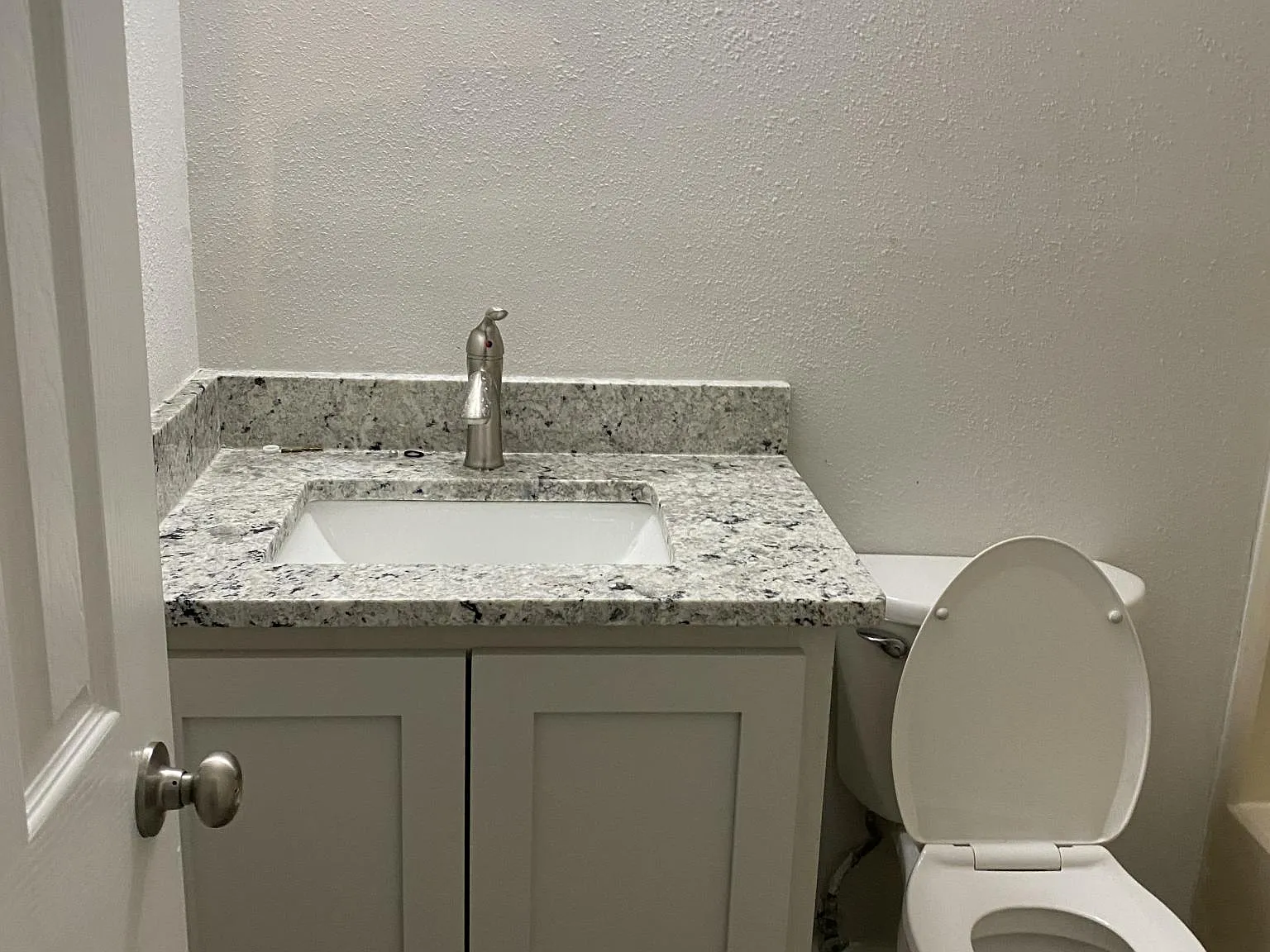 2 bed, 925 sqft, $836 — Photo 2
