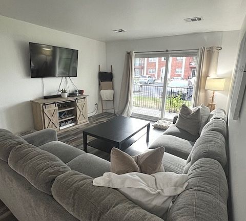 4th image of 6115 W 94th St APT A2