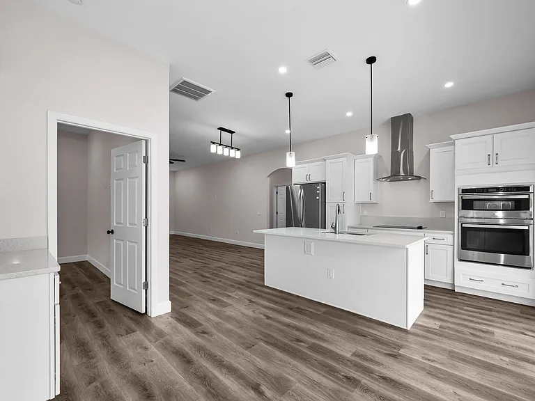 14-web-or-mls-Dining Room 2_07042026