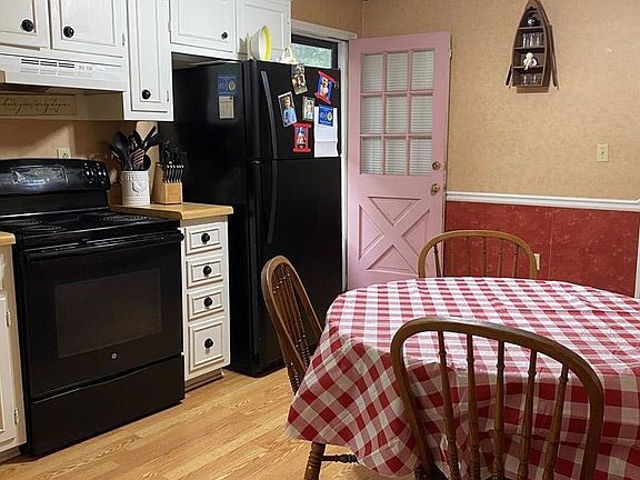 5th image of 203 Damon Dr
