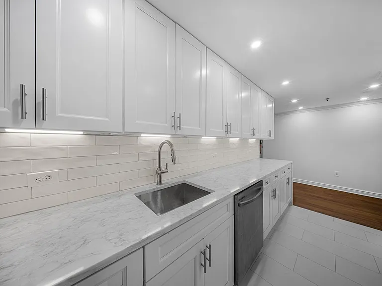 2 Constitution Ct #707 — Photo 6