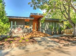 346 Scenic Dr, Ashland, OR 97520