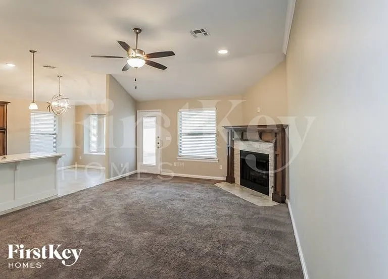 9200 SW 48th Ter — Photo 3