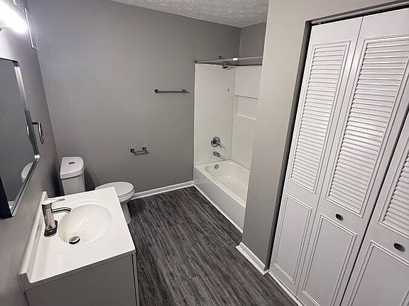2nd image of 2074 Fairmont Ct APT 10