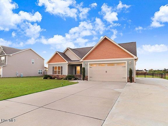 3rd image of 203 Weeping Willow Drive