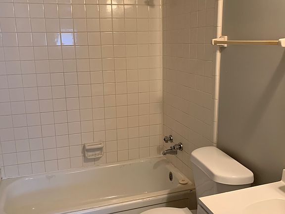 5th image of 615 Cedarwood Dr #17695098