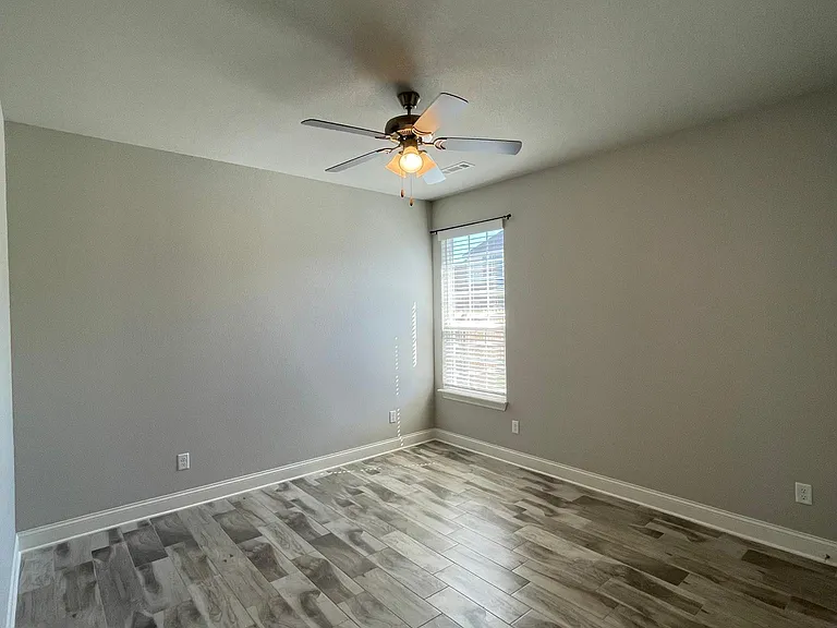 421 Linda Ln — Photo 35