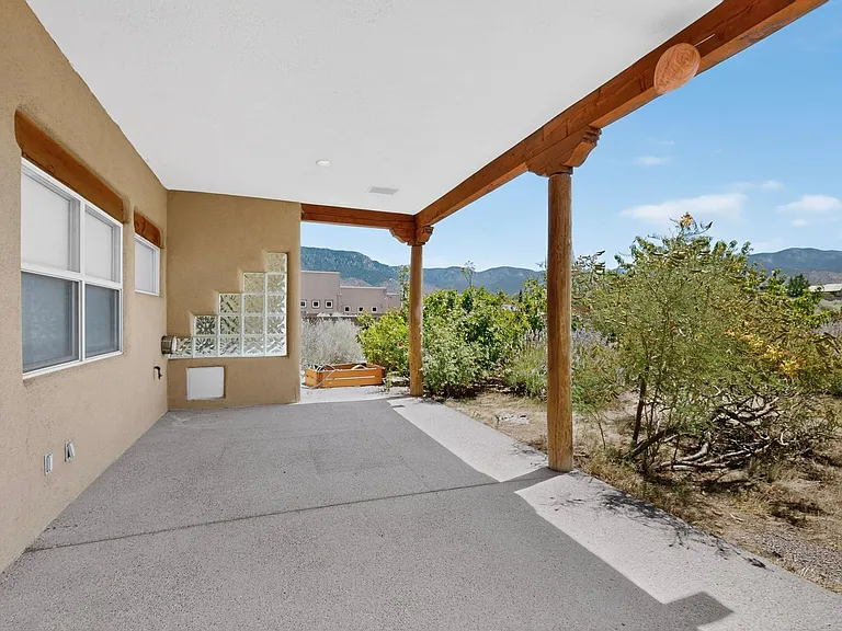 10900 San Francisco Rd NE — Photo 37