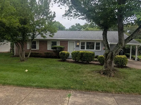 7407 Castle Rd, Manassas, VA 20109