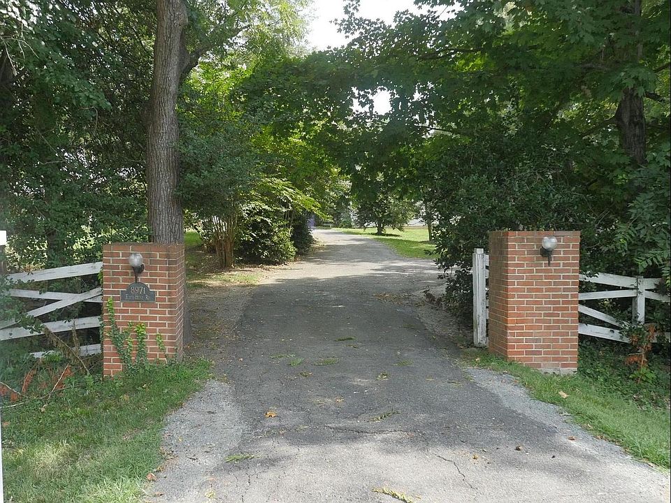 1st image of 8971 Fort Hunt Rd