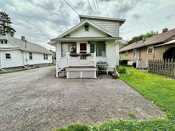 4th image of 427 Jump St
