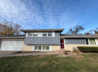 701 Terry Dr, Joliet, IL 60435