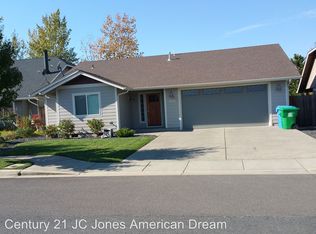 1578 SW Yucca Dr, Grants Pass, OR 97527