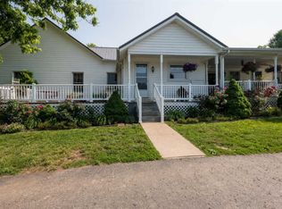 964 Peacock Rd, Paris, KY 40361