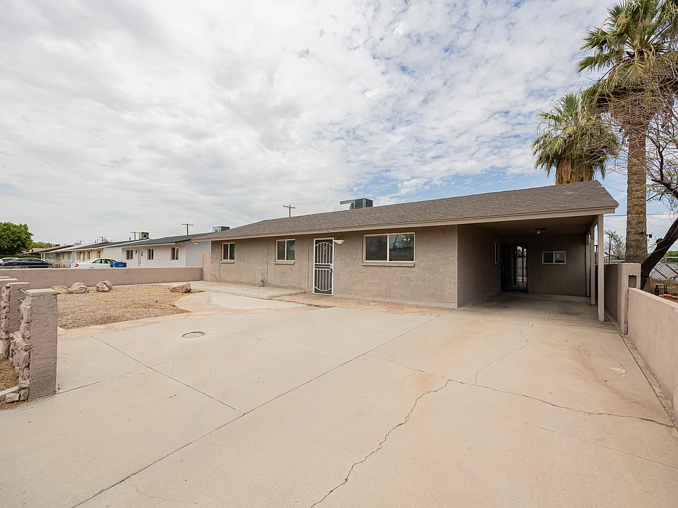 2062 E Nancy Ln