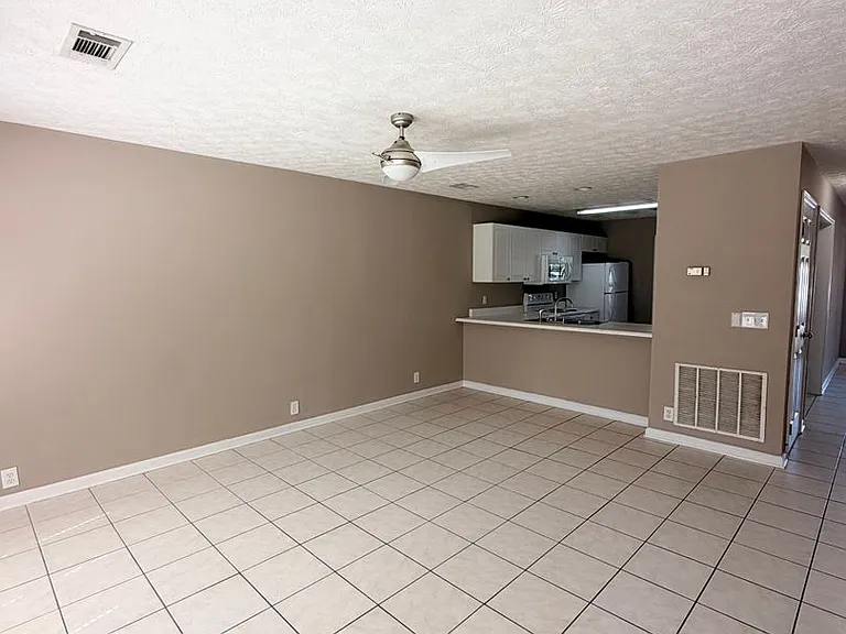 1477 N Donahue Dr #803 — Photo 6