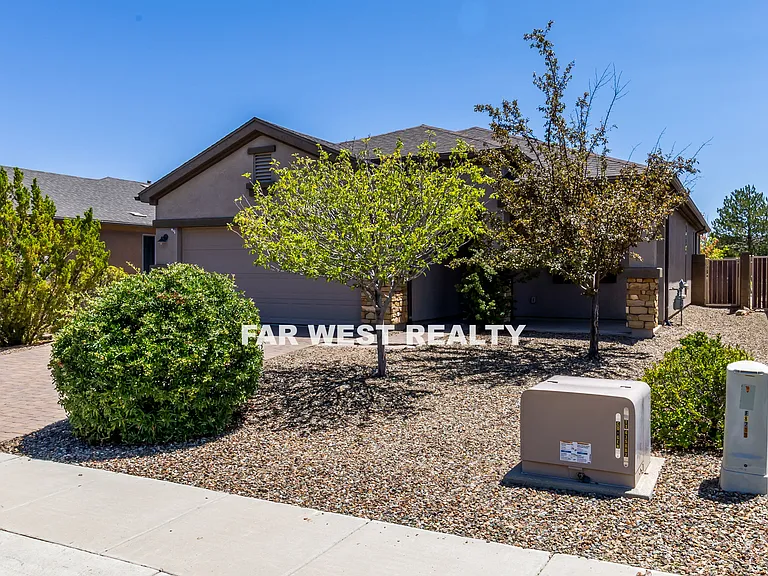 8225 N Whistling Acres Way — Photo 3