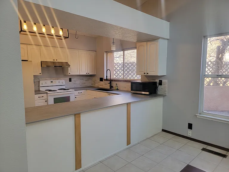 717 Fennel Ct SE — Photo 31