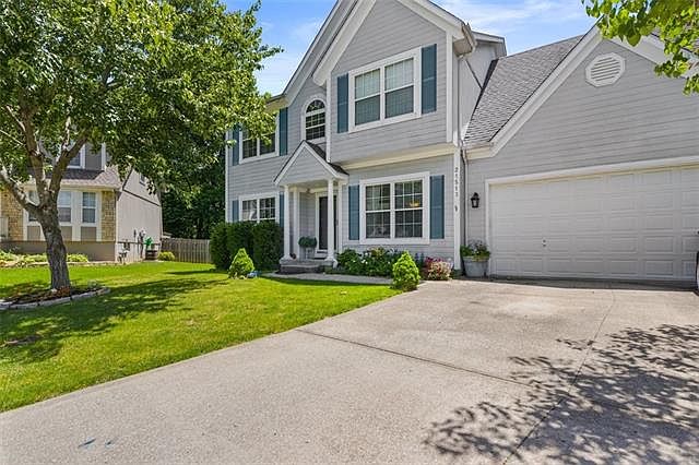 1st image of 215 E 50th Terrace Ct S