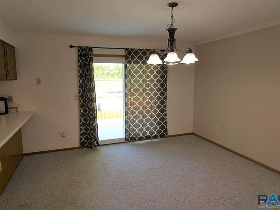 4th image of 512 Crystal Dr
