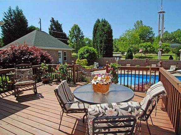 Huge Deck