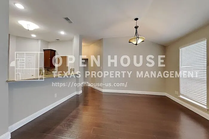 617 Creek Point Dr — Photo 9