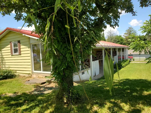 401 W Highland St, Avis, PA 17721
