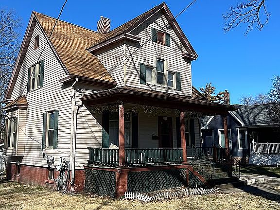 2nd image of 1132 N Cedar St