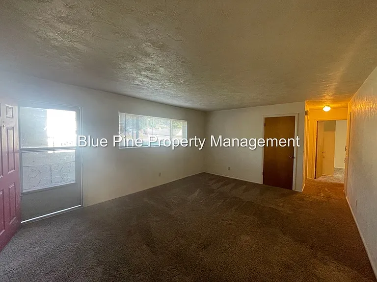 1680 Calkins Ave #3 — Photo 3
