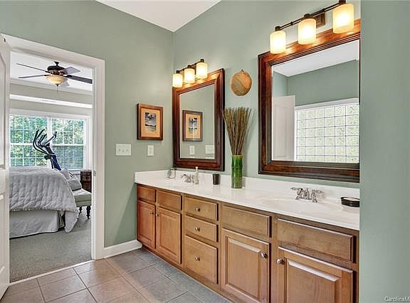 3rd image of 215 Grimball Ln