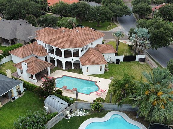 2nd image of 7519 Delfina Dr