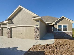 108 Creek Valley Ter, Smithville, MO 64089