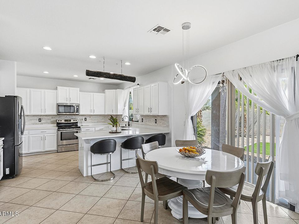 1st image of 43266 W LINDGREN Drive