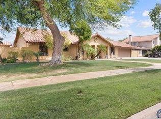 2240 Desert Gardens Dr, El Centro, CA 92243