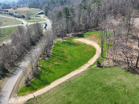 4th image of 125 Powder Hollow Rd