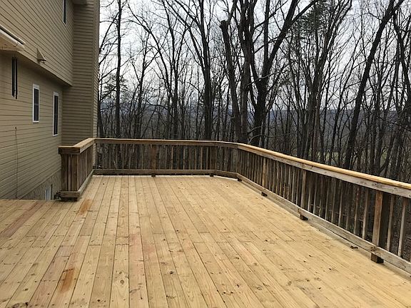3rd image of 6812 Hampton Wood Cir