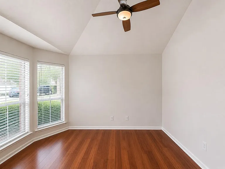 20410 Nelva Park Ct — Photo 11