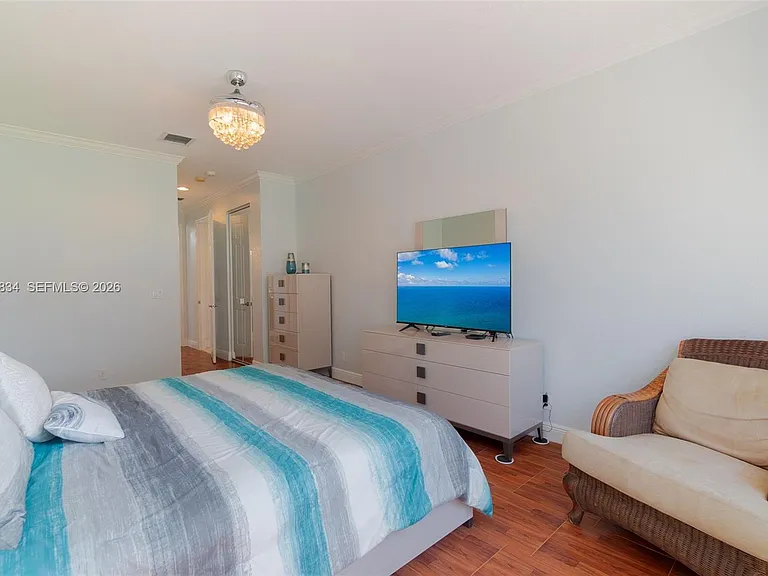 2675 Clipper Cir — Photo 13