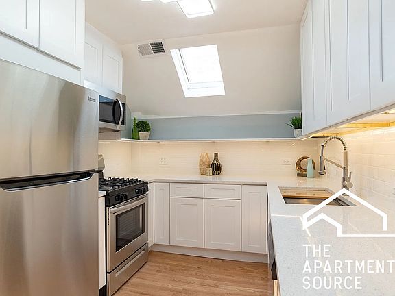 2nd image of 3735 N Clifton Ave #3F